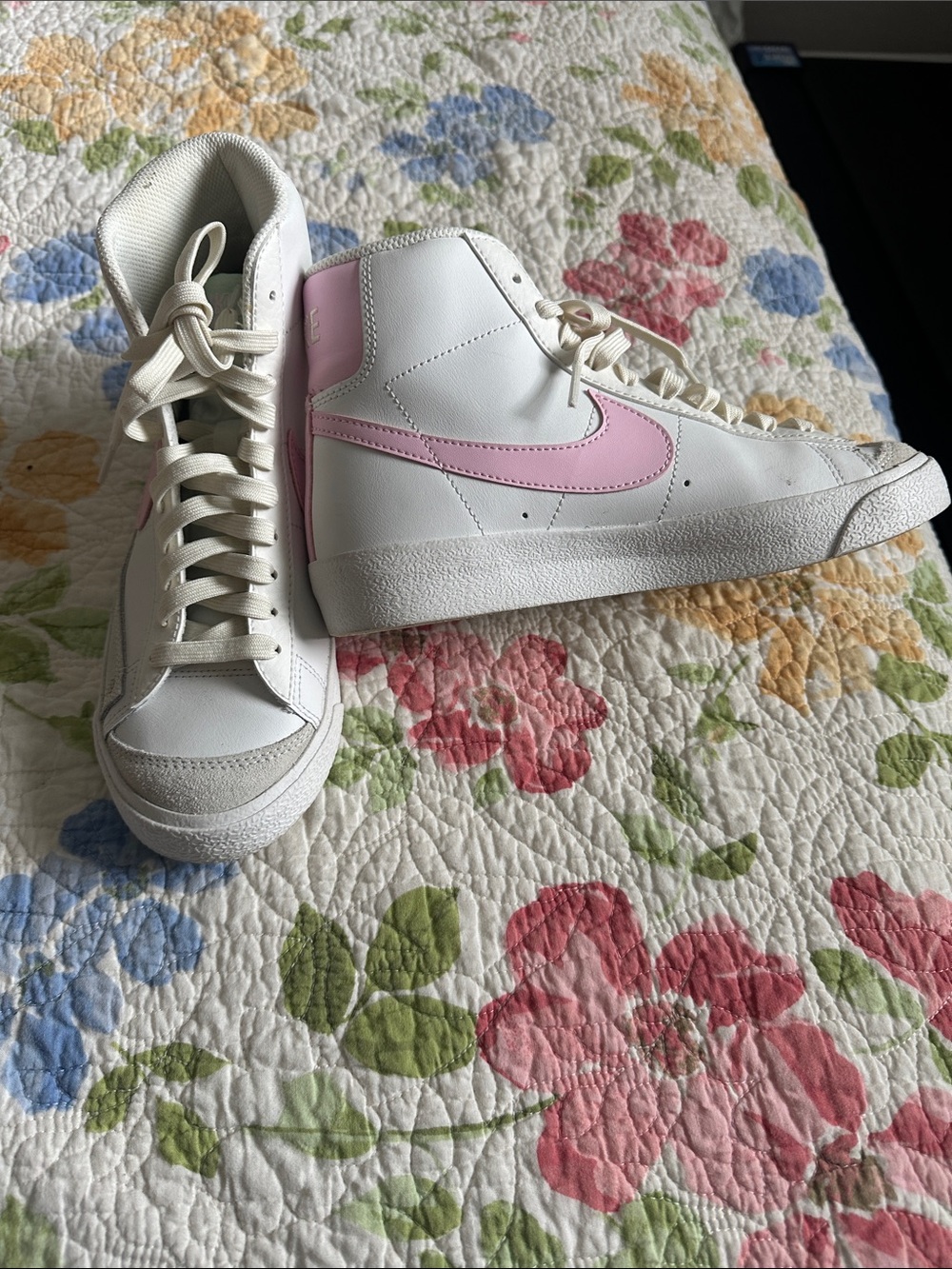 Nike High-Top Sneakers in White with Pink Swoosh